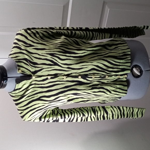 NWT City Silk Sz Small, Silk Lizard Black Sweater, Button Front. - Picture 2 of 8